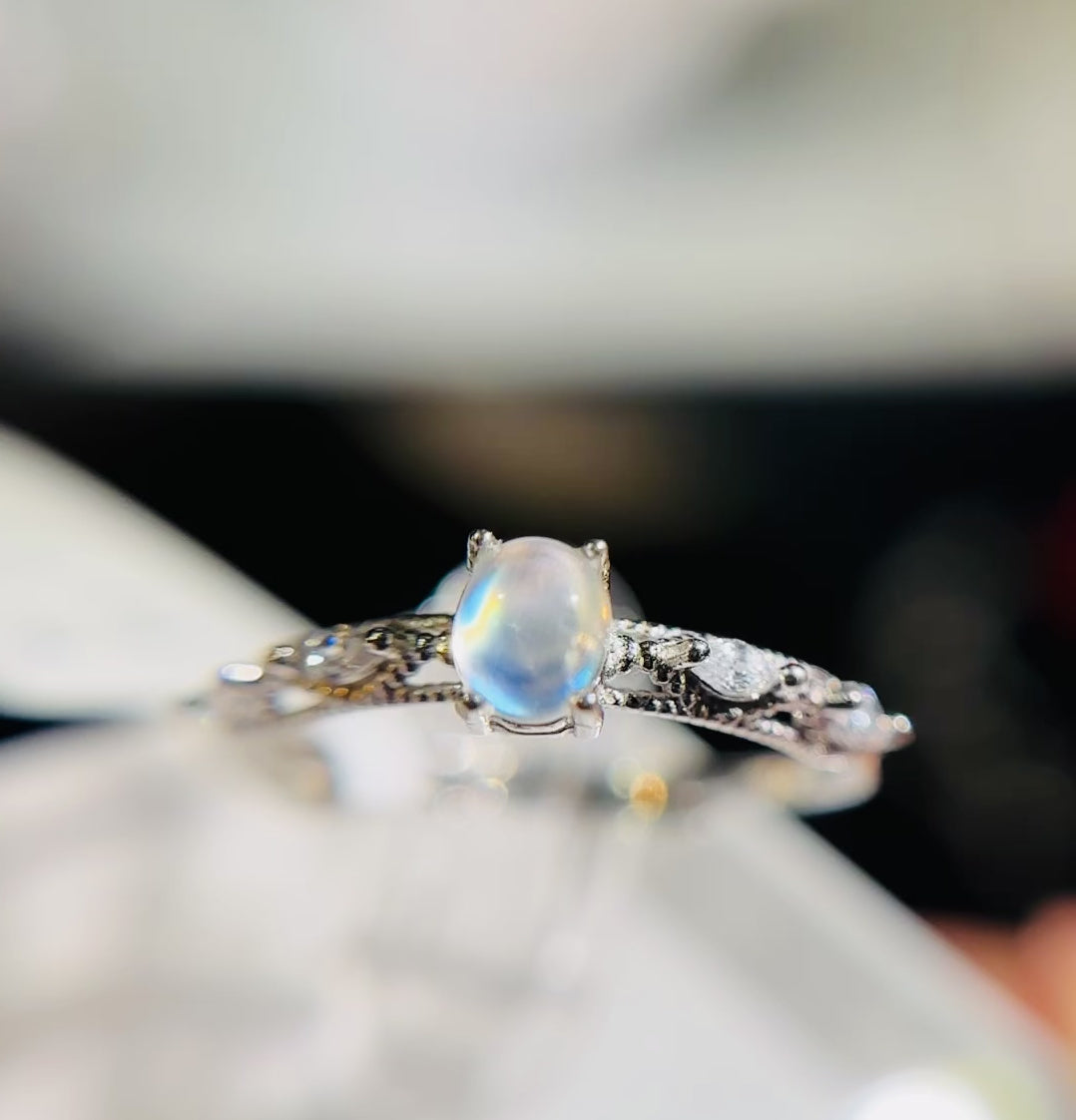 马岛月光戒指 Moonstone Ring