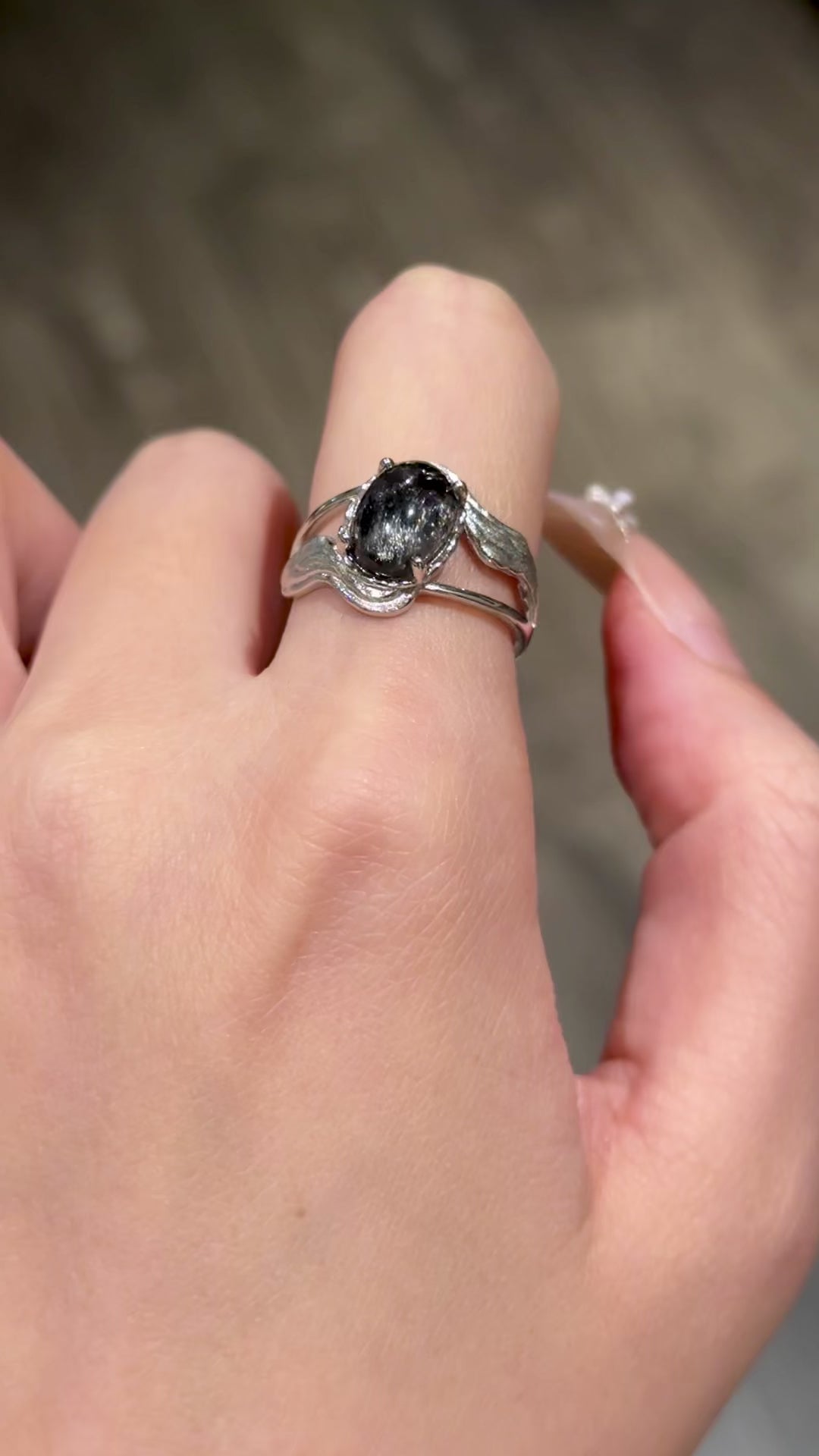 Black Silver Rutilated Quartz Ring in 925 Sterling Silver 黑银钛板钛戒指（925银）